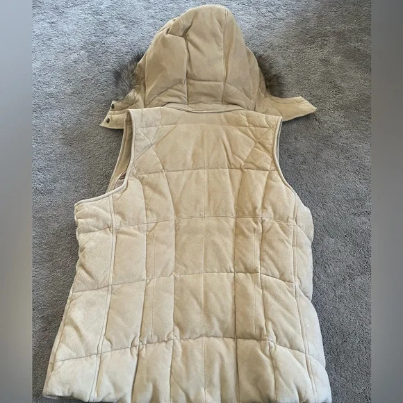Eddie Bauer Down Fill Hooded Vest - Picture 5 of 5